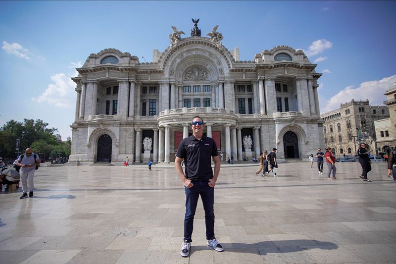 Kyle Busch vive una experiencia chilanga previo al NASCAR Mexico City Weekend Kyle Busch vive una experiencia chilanga previo al NASCAR Mexico City Weekend