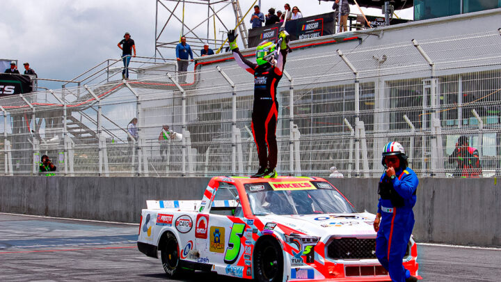 Consigue Mateo Girón su quinta victoria del año en el óvalo de Puebla