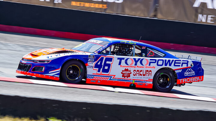 Vences y Richards lucen competitivos en el arranque de NASCAR México Series